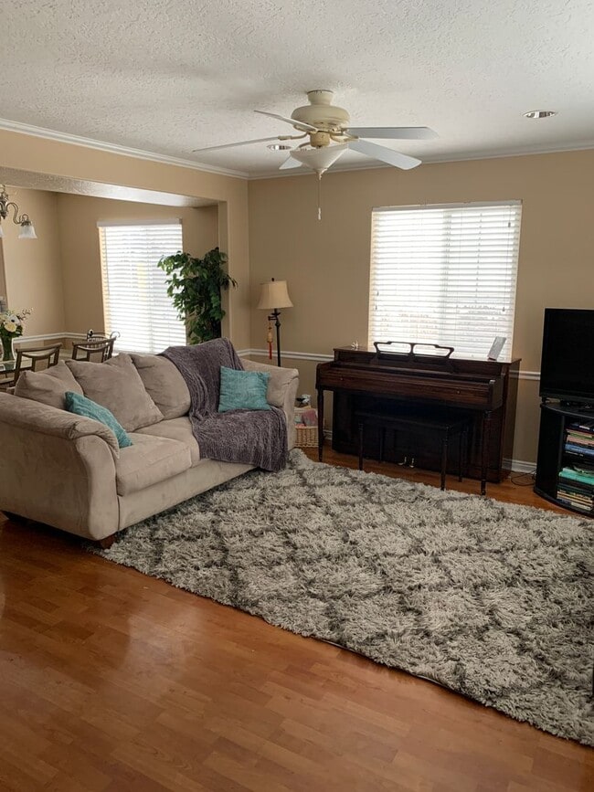 Building Photo - 3 Bedroom Townhome in Provo's Westside