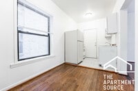 Building Photo - 931 W Sunnyside Ave