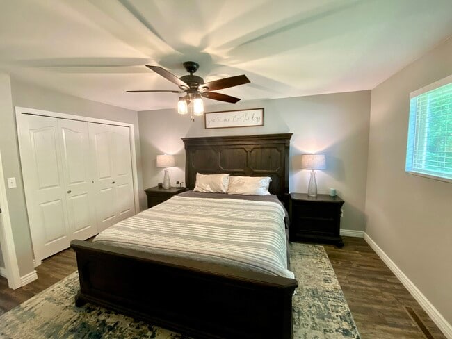 Building Photo - 2474 S Fairway Dr