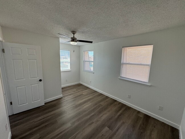 Building Photo - 2105 Giuffrias Ave