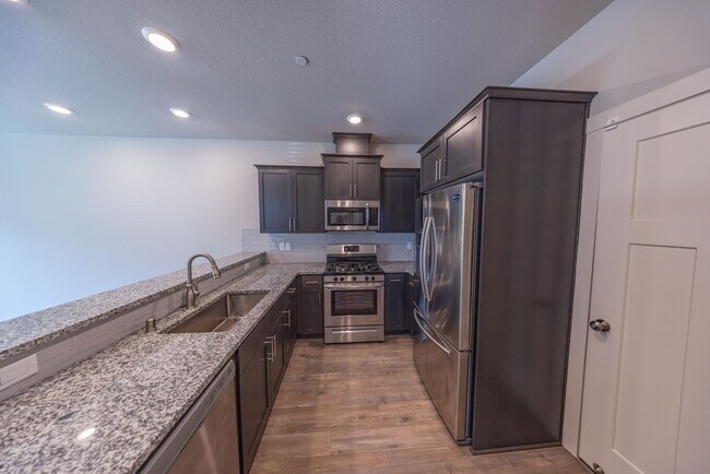 Building Photo - 4255 S Waters Edge Wy