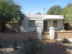 Building Photo - AMAZING 3 BED.  2 BA. ART DECO HOME WAS FULLY REMODELED IN 2021