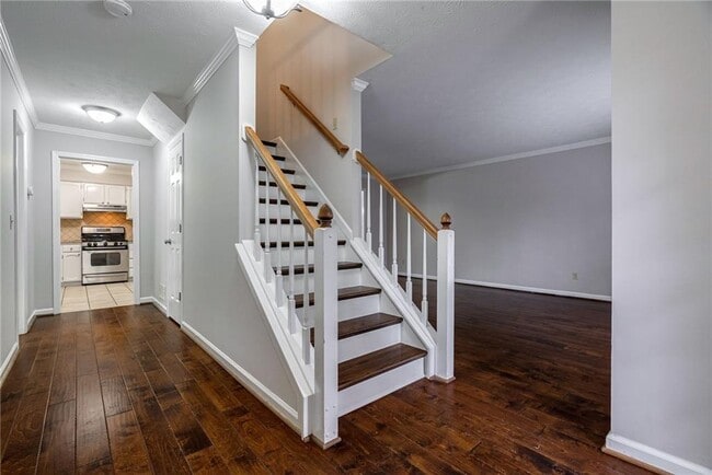 Building Photo - 8895 Club River Dr
