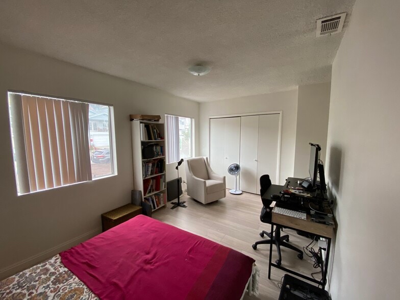 Building Photo - 1534 Stanford Ave