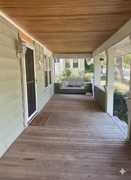 Building Photo - 1412 Durand St