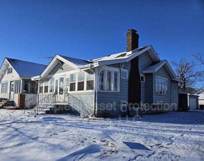 Building Photo - 6404 Harrison Ave