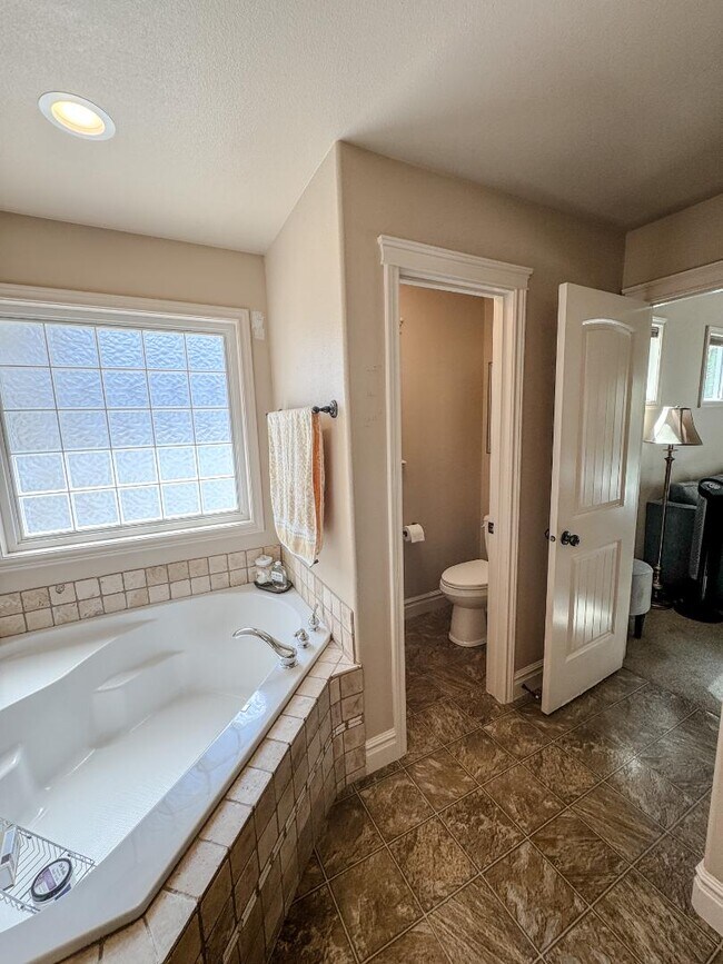 Building Photo - 5483 N Black Sand Ave