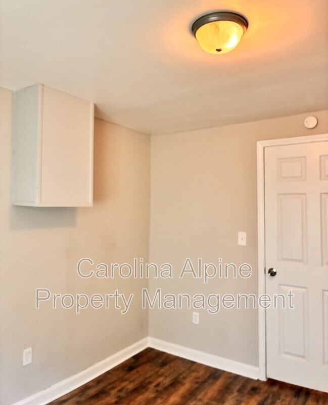 Building Photo - 936 Bond Ave