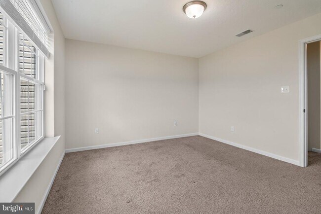 Building Photo - 109 Holstein Dr