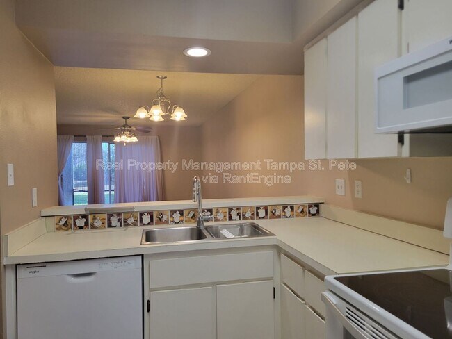 Building Photo - 4903 Myrtle Oak Dr