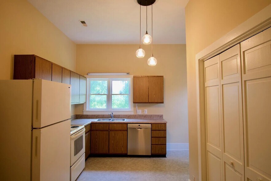 Kitchen Entrance View - 918 Gratz Street, Unit #2