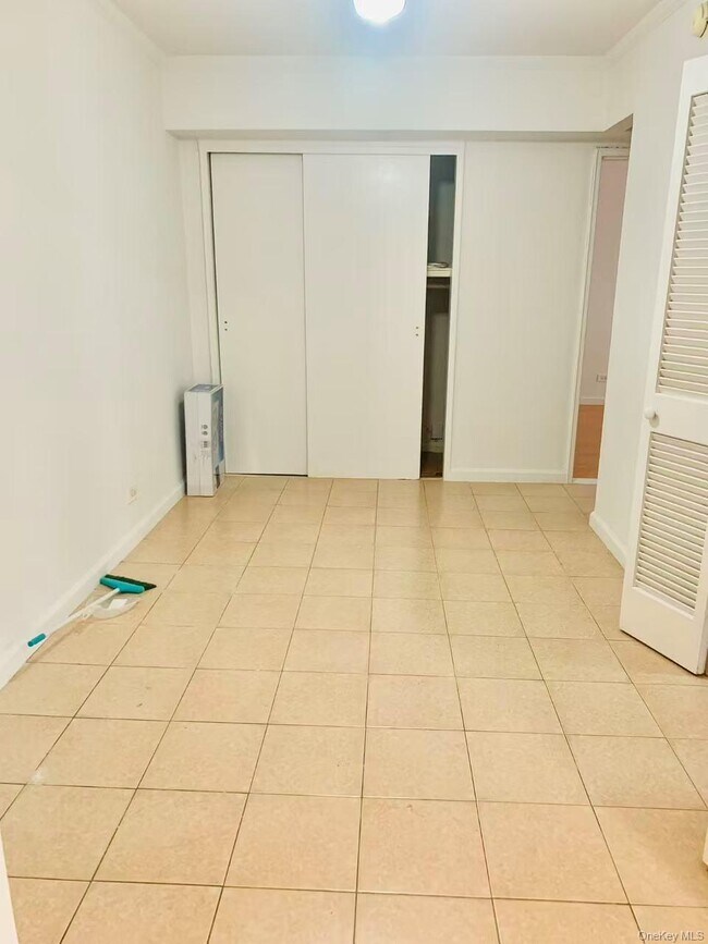 Building Photo - 42-45-45 Kissena Blvd