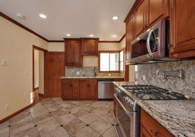 Building Photo - 520 Juilliard Park Dr