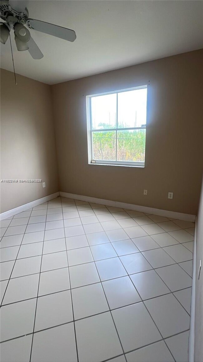 Building Photo - 2551 SE 16th Terrace