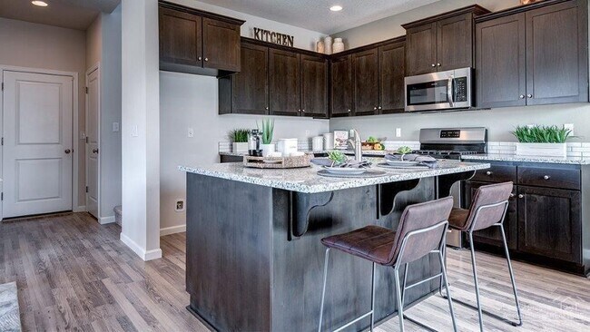 Building Photo - Three Bedroom House in SE Bend