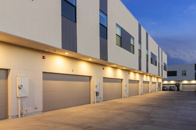 Building Photo - 4050 N 12th St