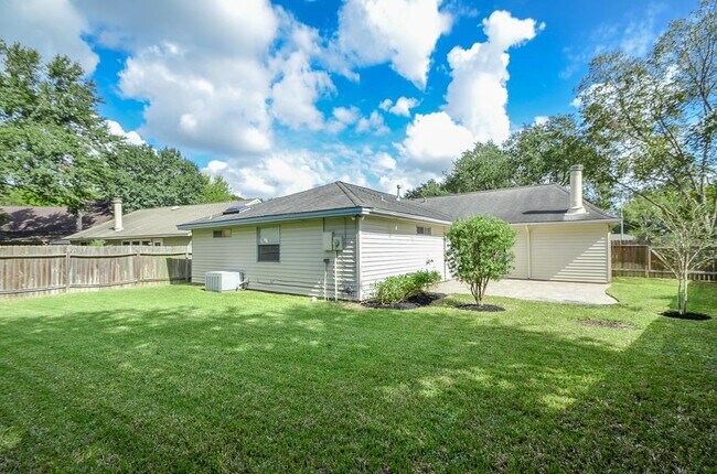 Building Photo - 1035 Western Meadows Dr