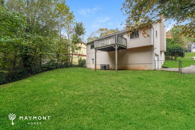 Building Photo - 2624 Laurel View Dr