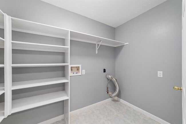 Building Photo - 5530 Imperial Grove Dr