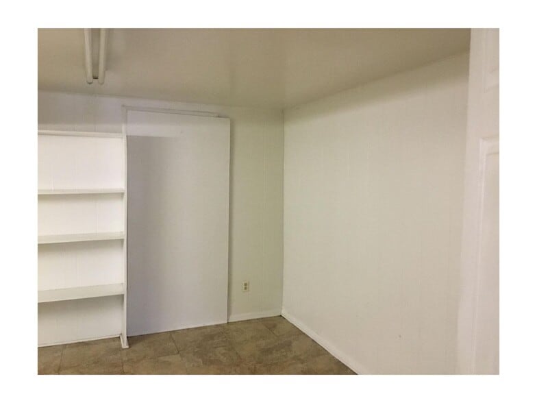 Building Photo - 1016 Greens Lake Rd