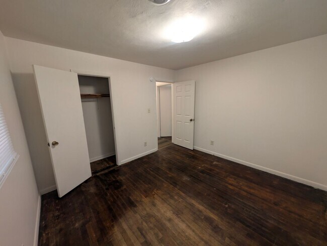 Building Photo - 313-313 Hurdle Dr