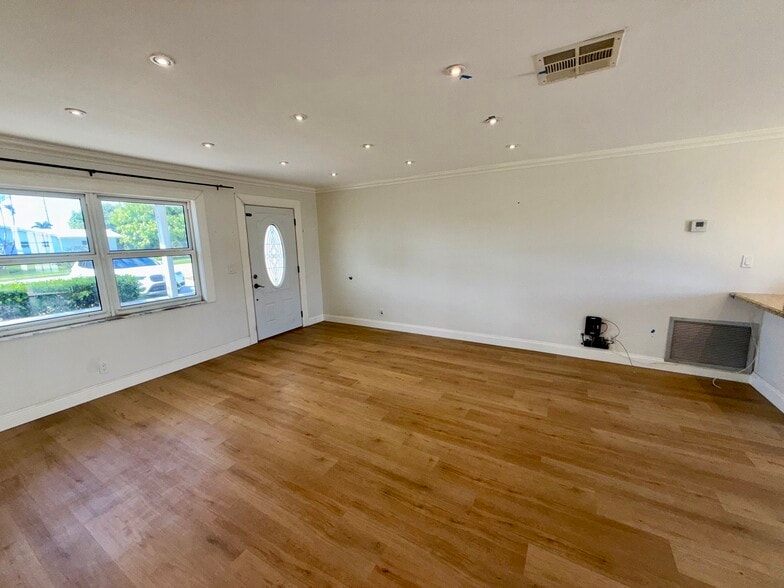 Building Photo - 1504 SW 18th St