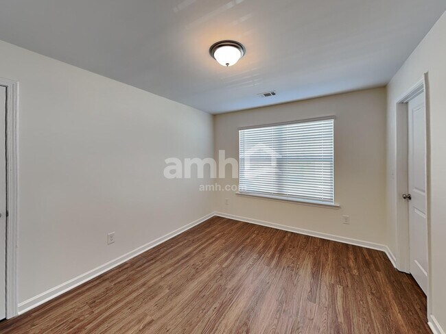 Building Photo - 227 Ivy Brook Dr