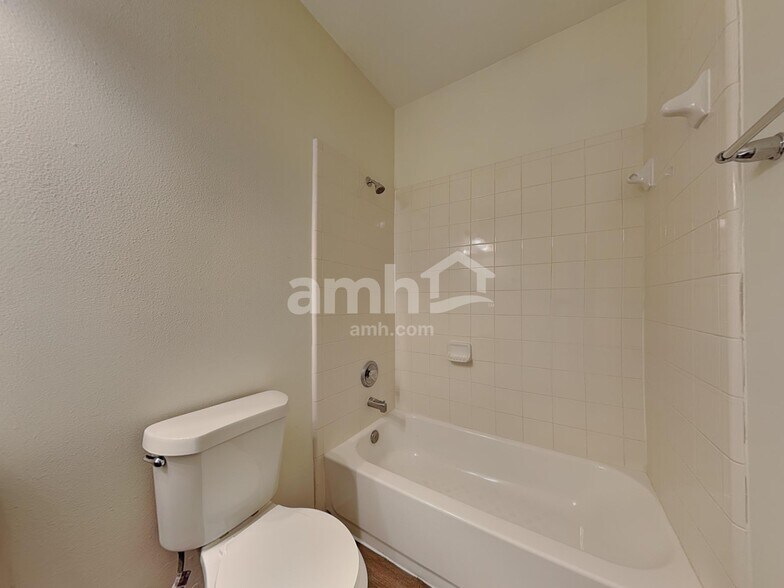 Building Photo - 21415 Branchport Dr