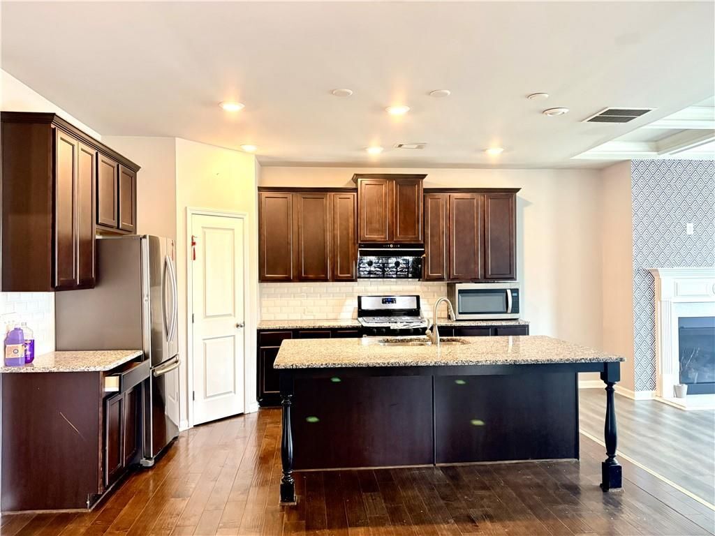 Building Photo - 2418 Ivy Meadow Ln