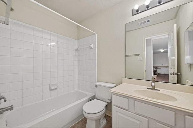 Building Photo - 23730 River Pl Dr