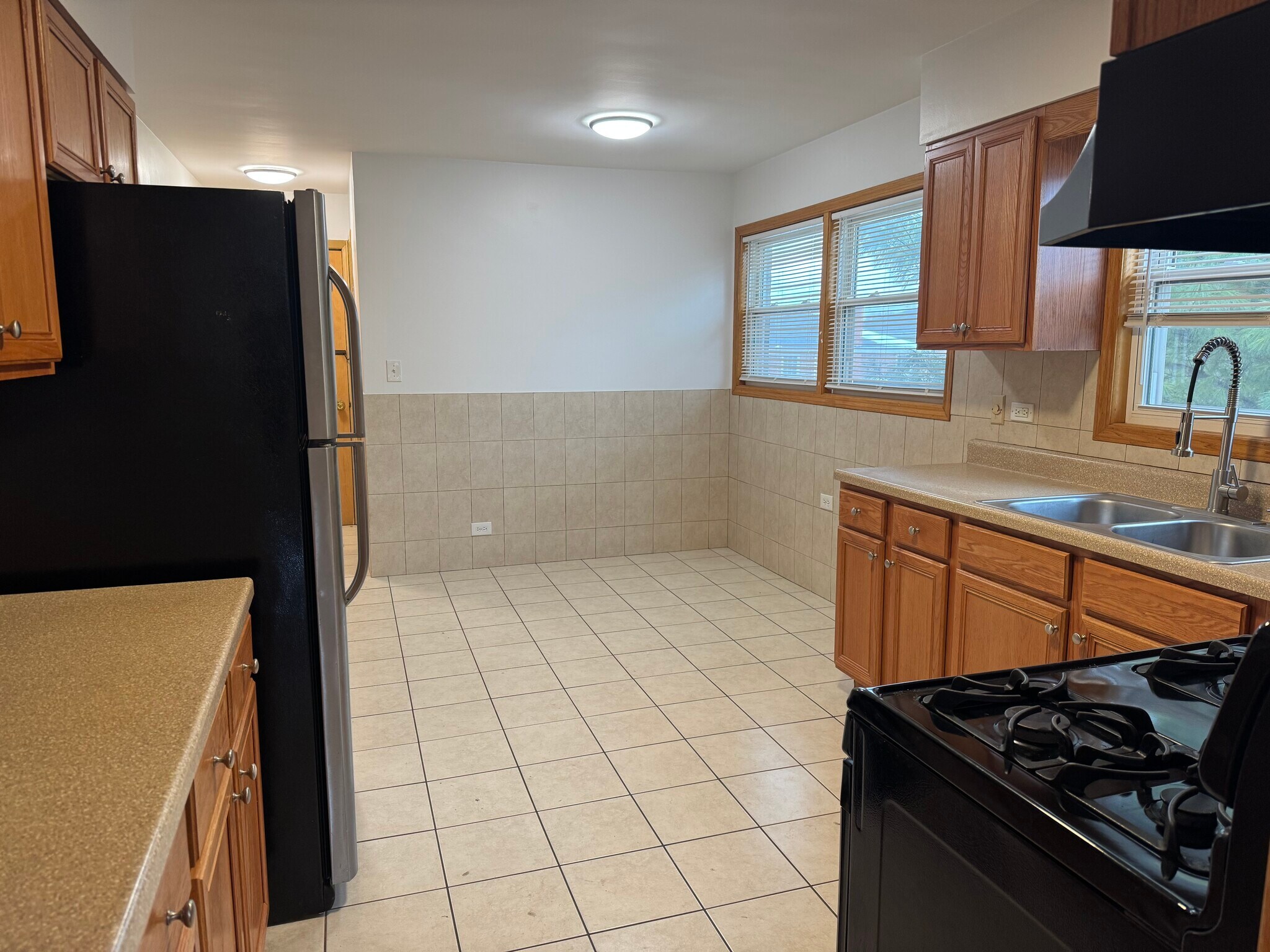 Building Photo - 3311 W Pratt Ave