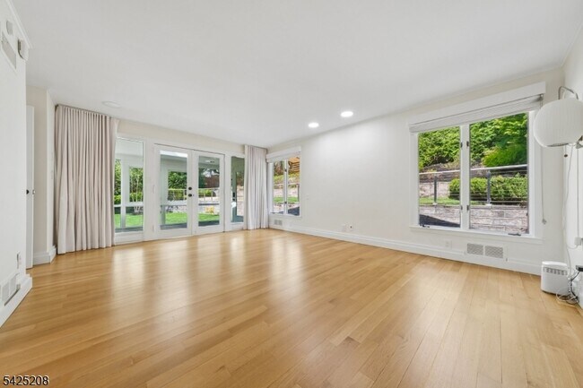 Building Photo - 293 Wyoming Ave