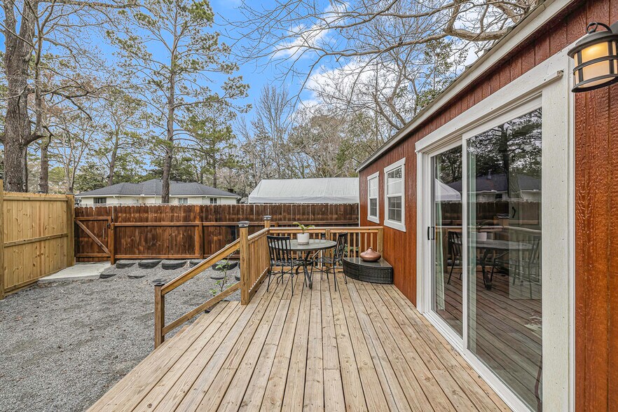 Building Photo - 1215 Wimbee Dr