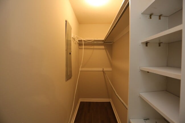 Building Photo - 203a Courtney Way