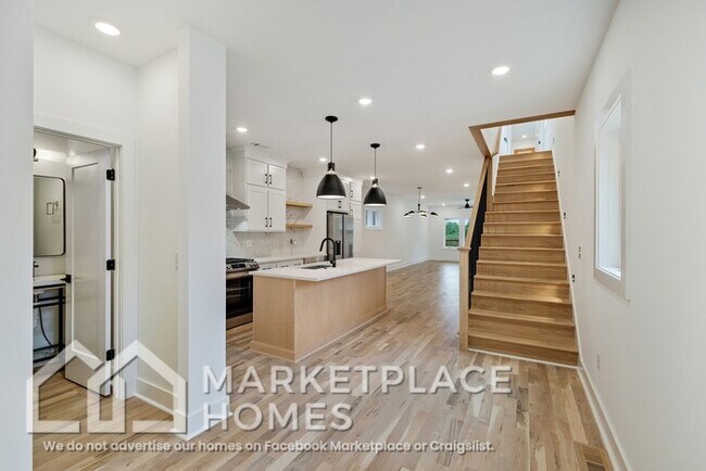 Building Photo - 1113 Leland Ave