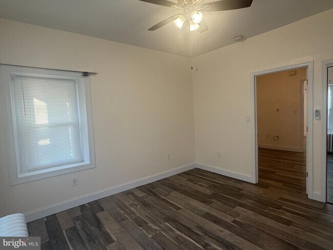 Building Photo - 439 W Glenside Ave