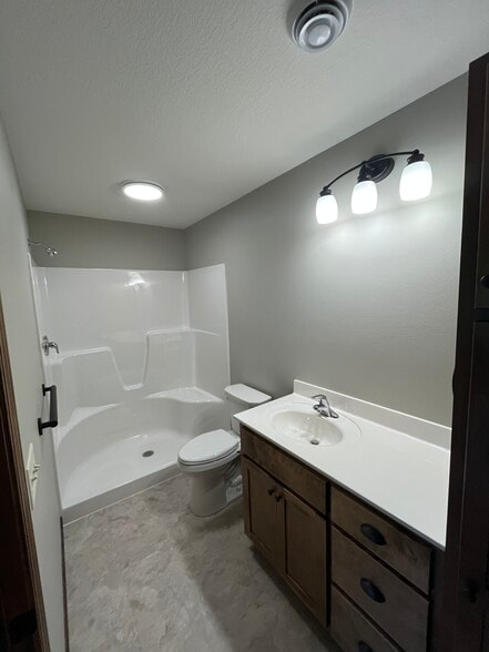 Building Photo - 634 Veronica Ct