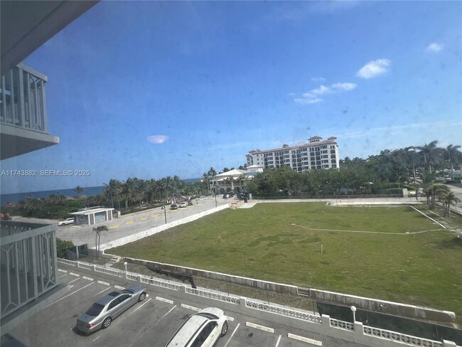 Building Photo - 125 S Ocean Ave