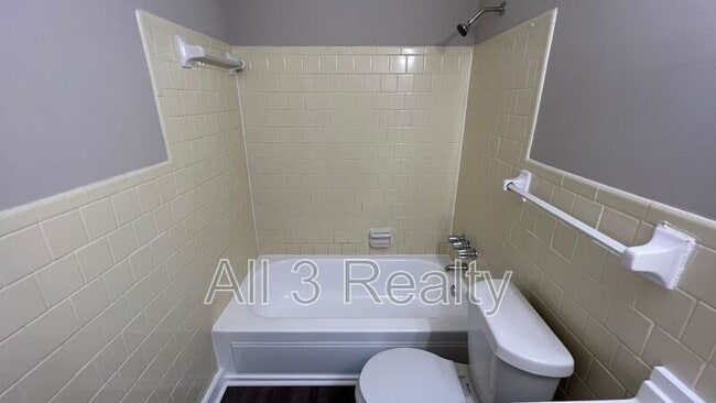 Building Photo - 418 Stroll Dr