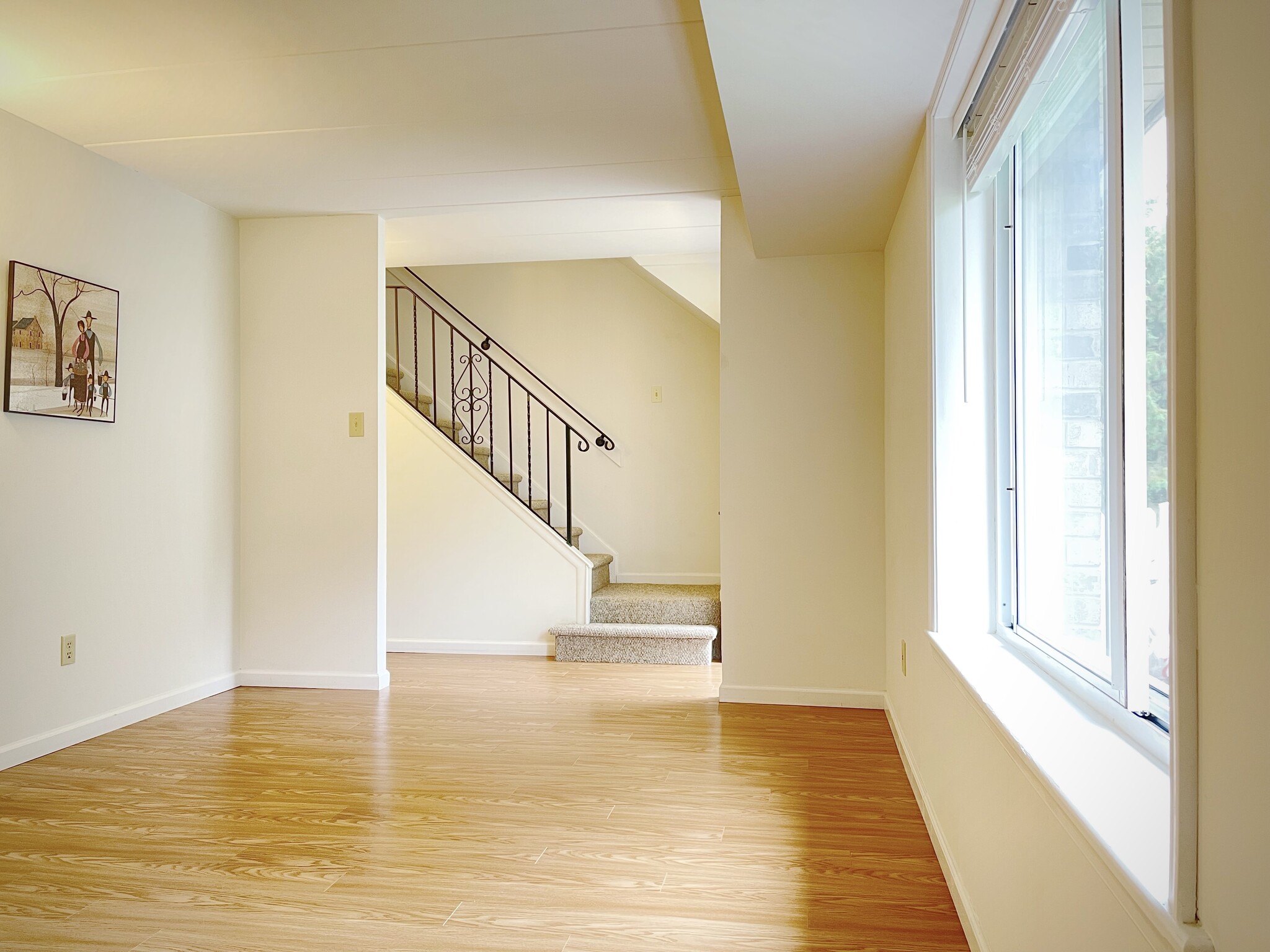 Building Photo - 206 Village Walk