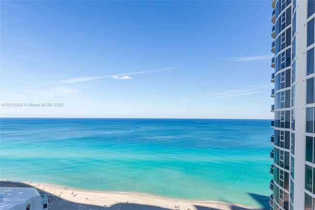 Building Photo - 17201 Collins Ave