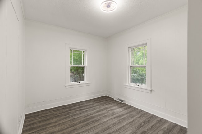 Building Photo - 1714 N Vincent Ave