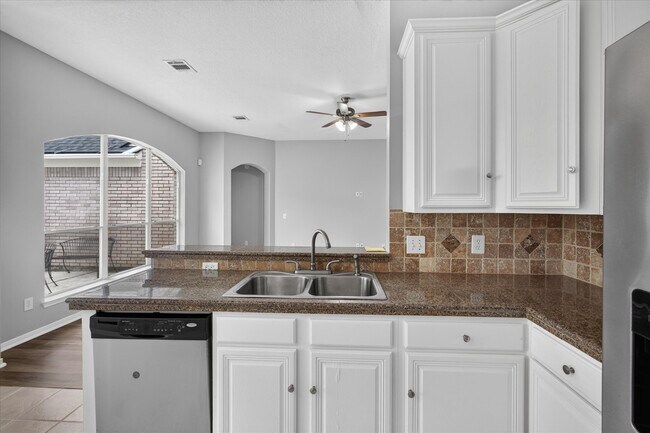 Building Photo - 26 Millport Dr