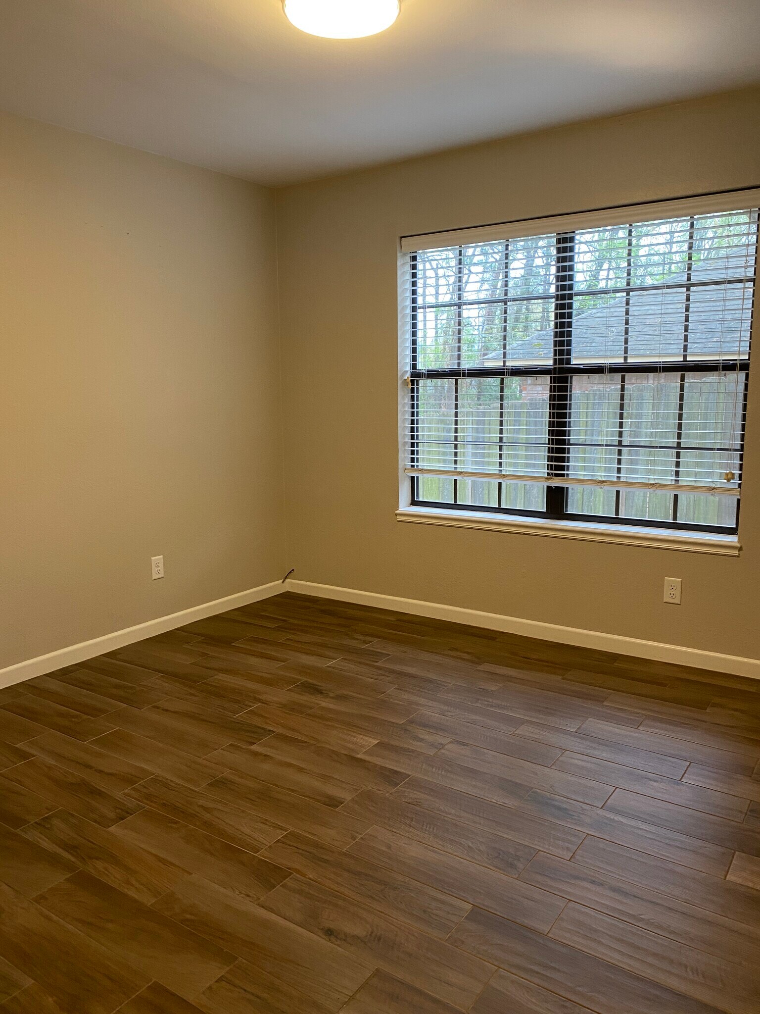 Building Photo - 3113 Clear Creek Dr