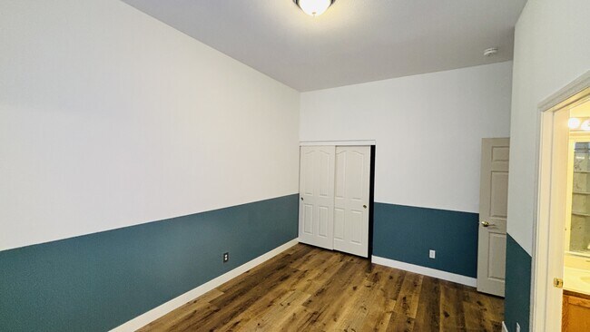 Building Photo - 917 Coldwater Falls Way