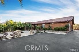 Building Photo - 2440 Los Alisos Dr