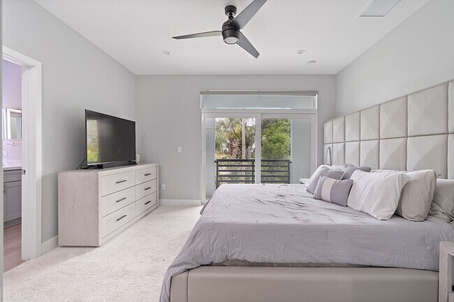 Building Photo - Frederick Isles Townhomes - Delray Beach