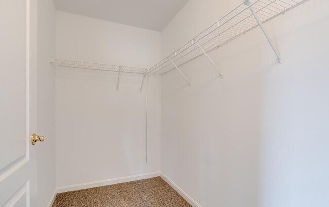 Building Photo - Charming Abingdon Townhome with Modern Upgrades!