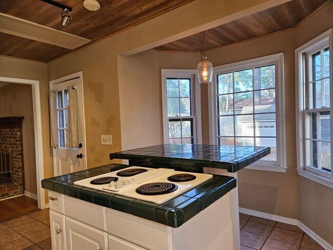 Building Photo - Harbison !!!