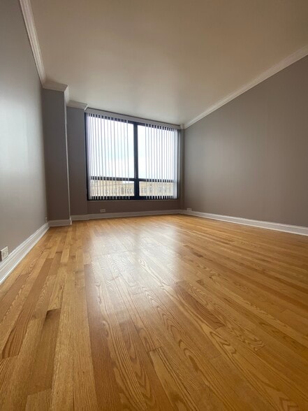 Building Photo - 2020 N Lincoln Park W